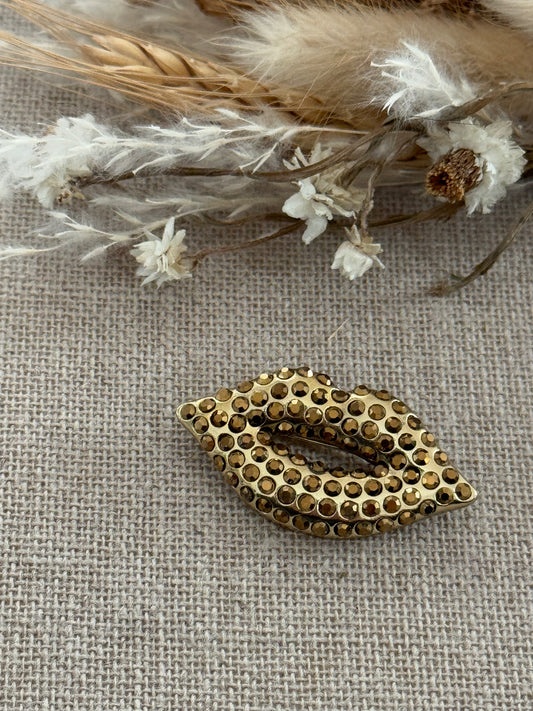 Broche Kiss dorée