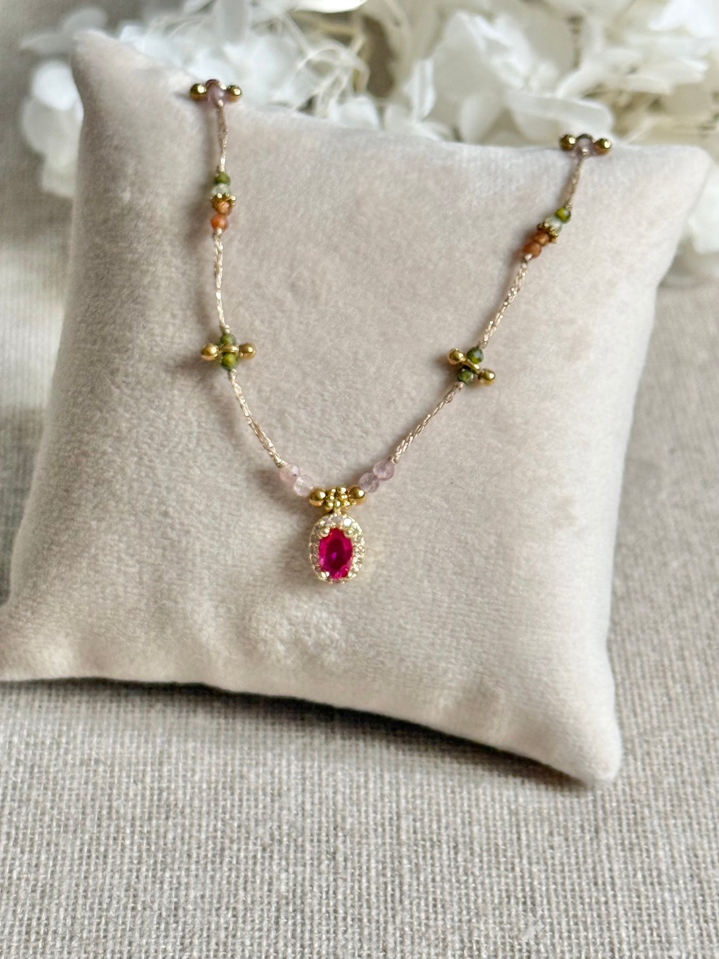 Collier Iris rose