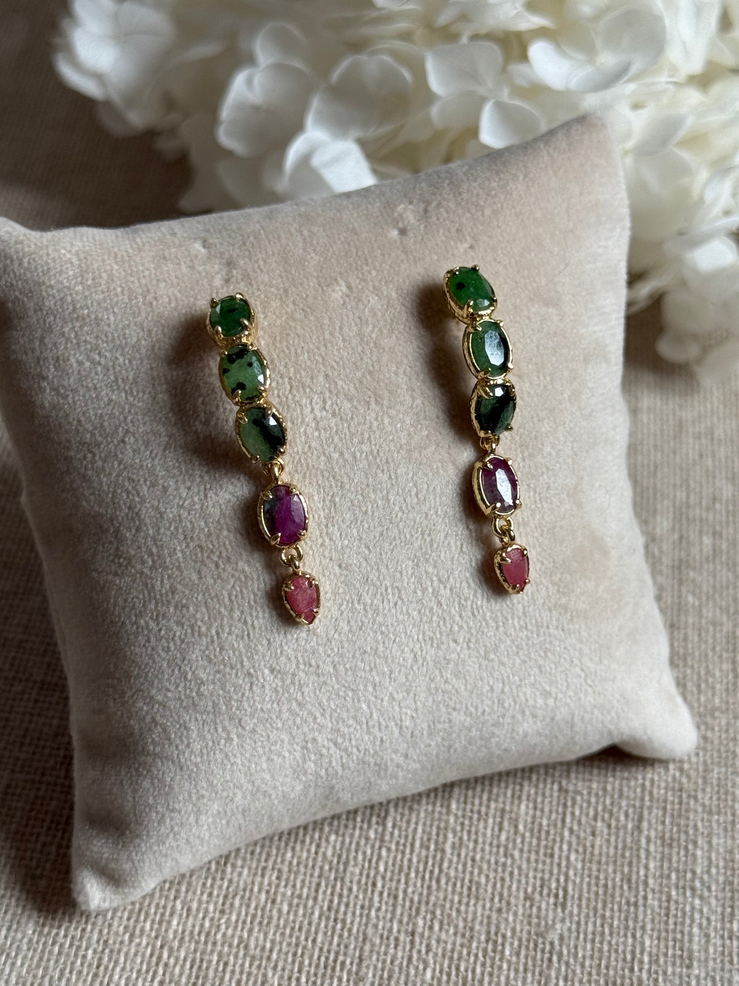 Boucles d'oreilles Aya rubis zoïsites