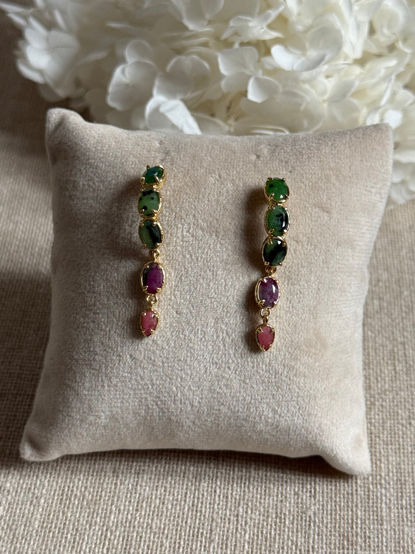 Boucles d'oreilles Aya rubis zoïsites