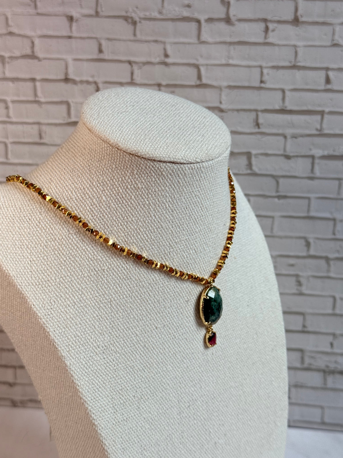 Collier Vicky rubis zoïsite