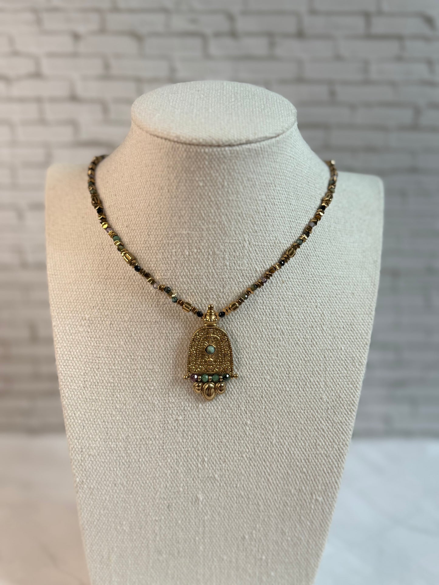 Collier Indira