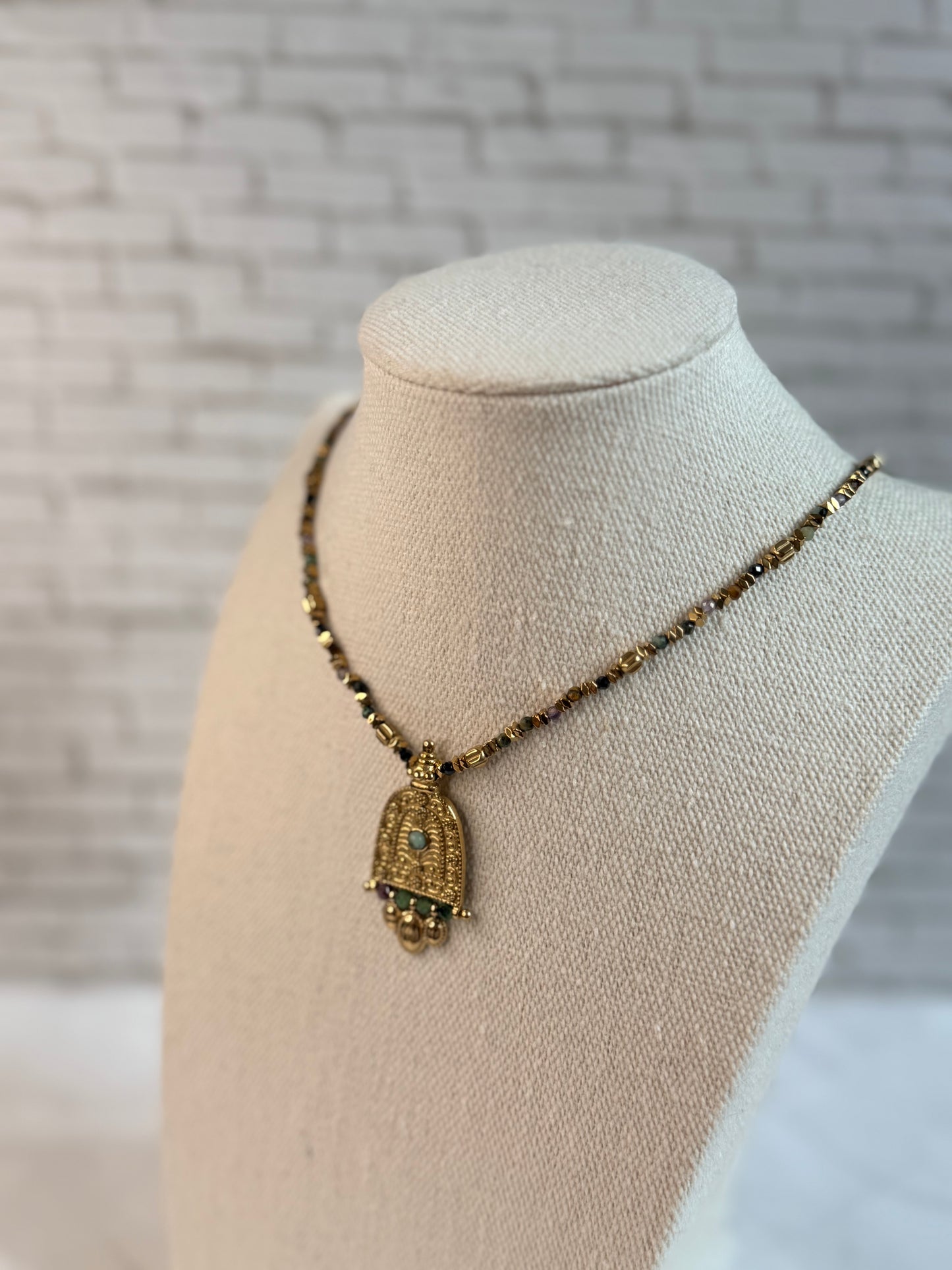 Collier Indira