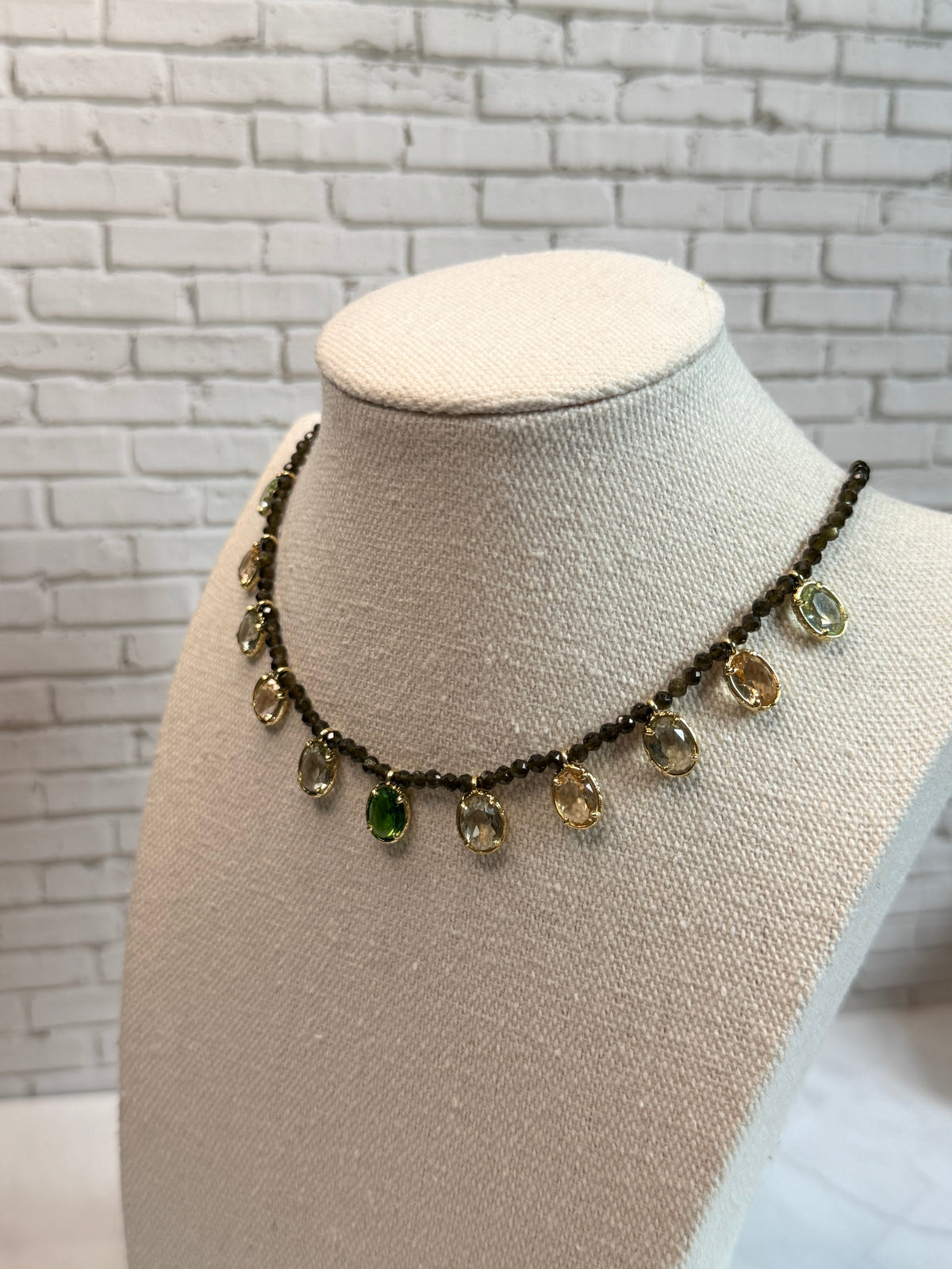 Collier Melia