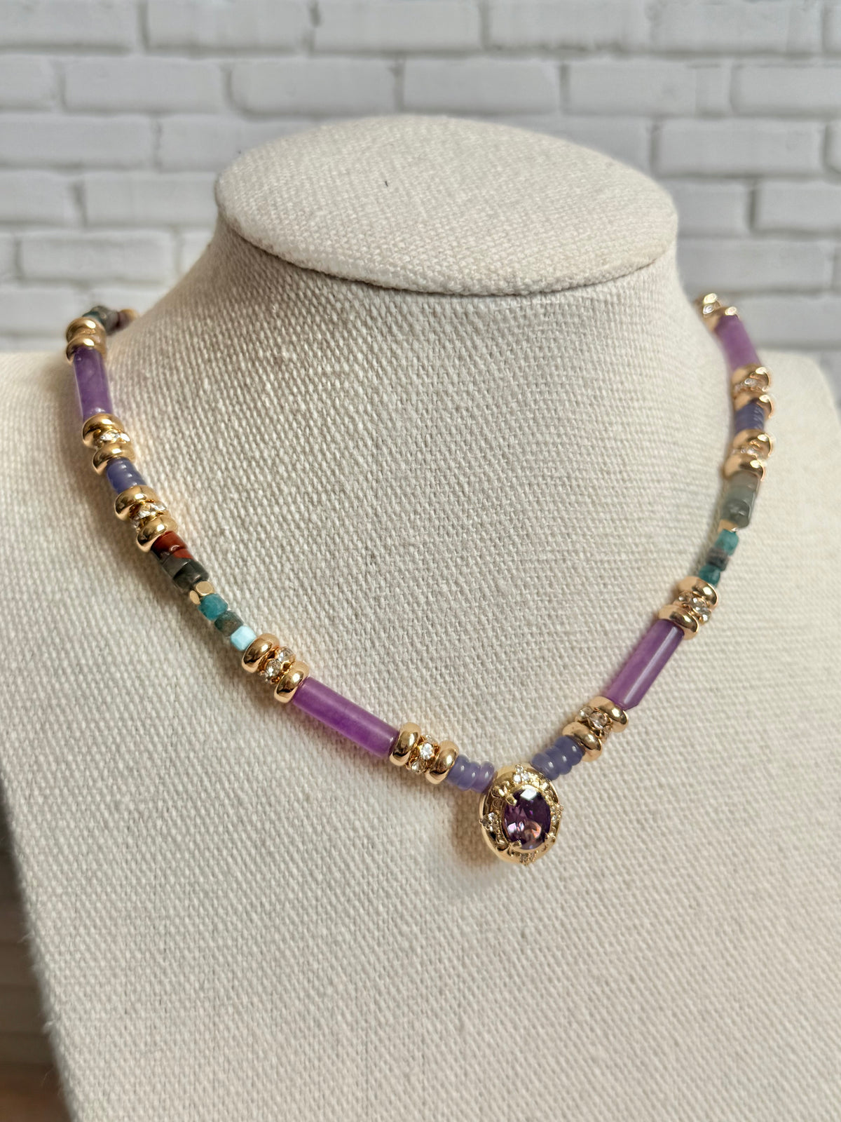 Collier Victoria
