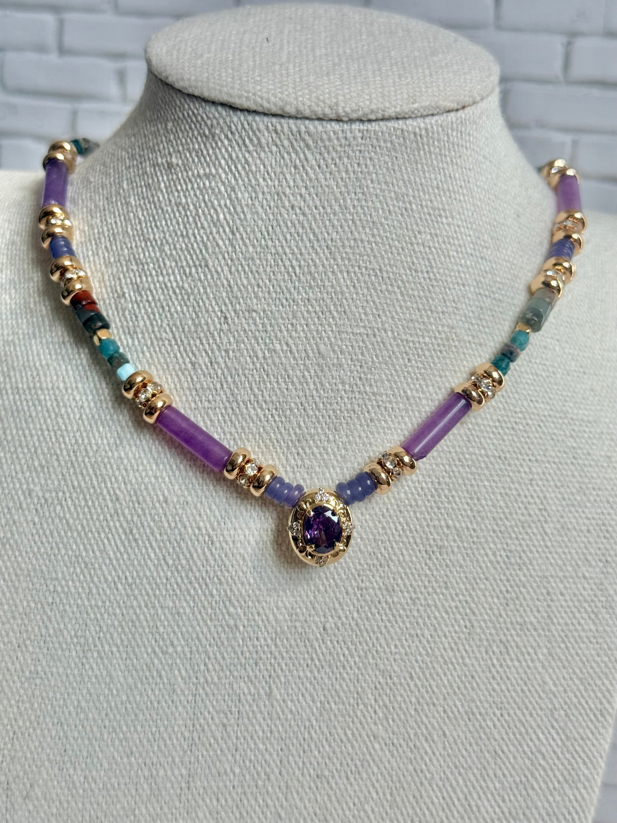 Collier Victoria