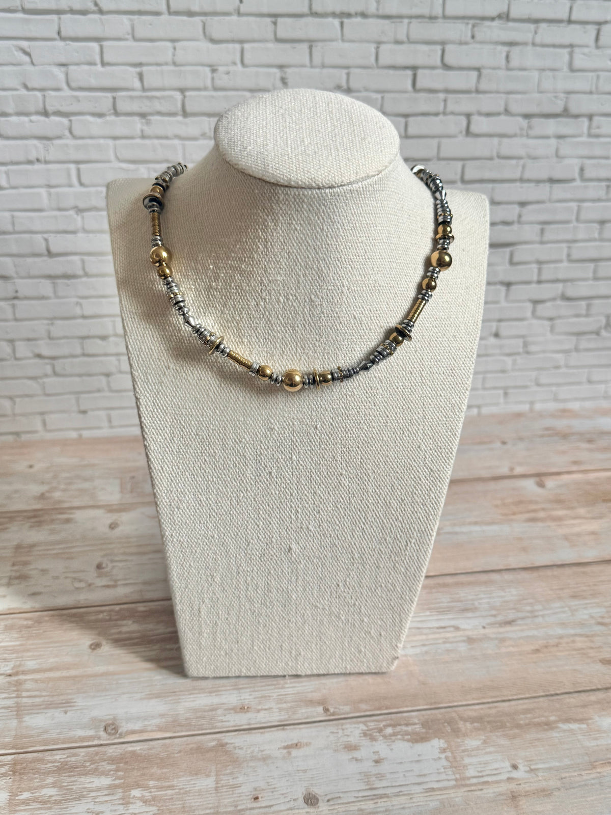 Collier Lucinda
