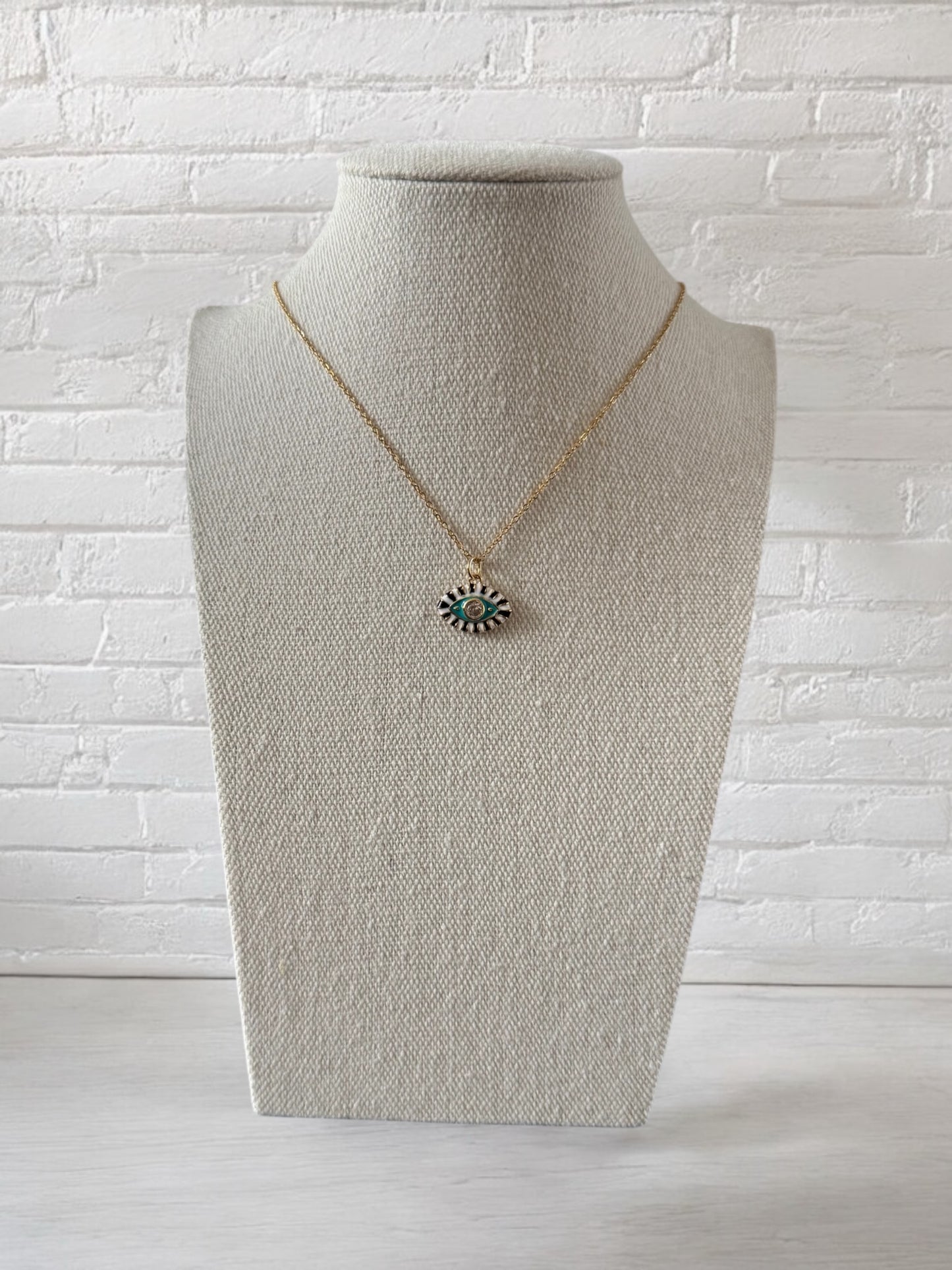 Collier Ashley